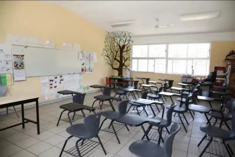 “Antes de pensar en el regreso a clases hay que vacunar a la población”: Santiago López