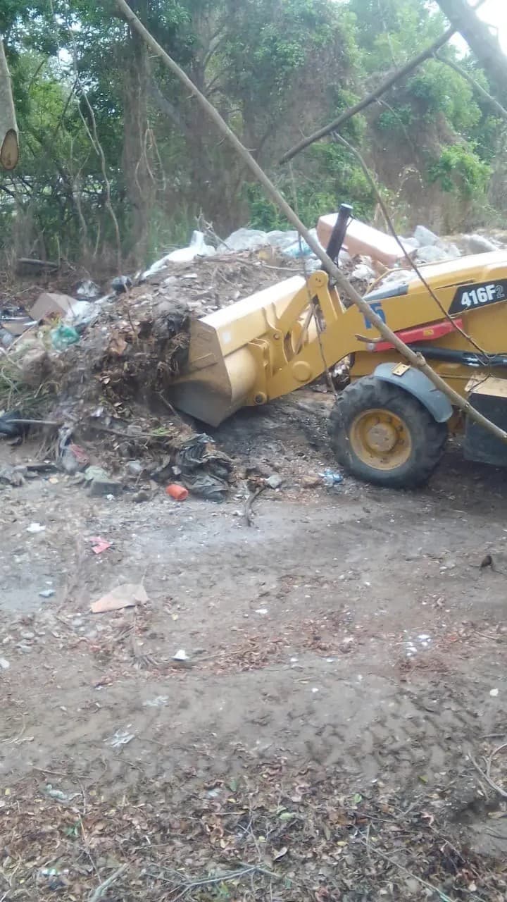 Retiran Tiradero Clandestino en  Higuera Blanca