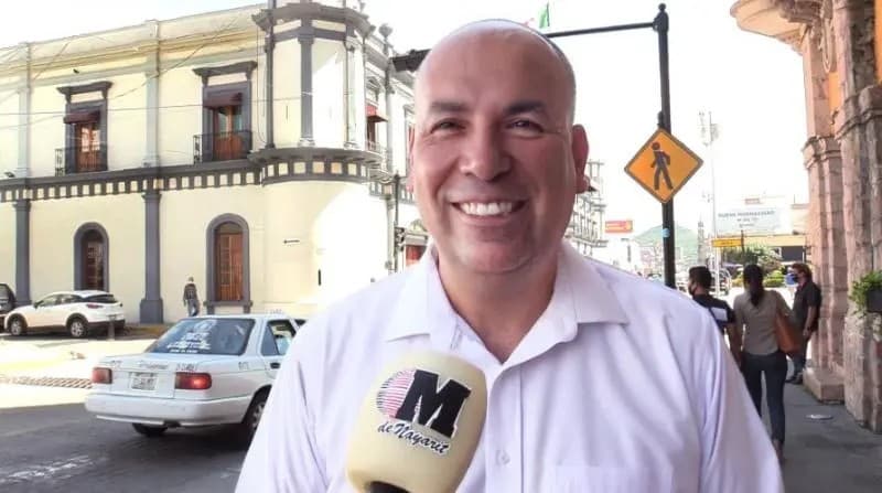 Apoya Javier Mercado a las familias tepicenses