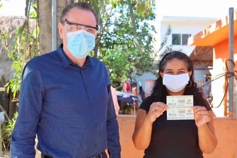 Jaime Cuevas ha beneficiado a 10 mil familias con vales de despensa