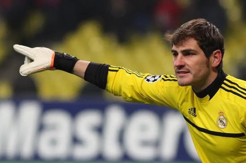Iker Casillas anuncia su retiro del futbol a los 39 años