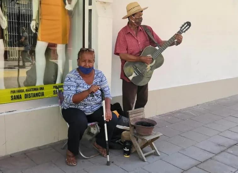 Tepic. Más de 45 años juntos y 5 años luchando por ganarse la vida