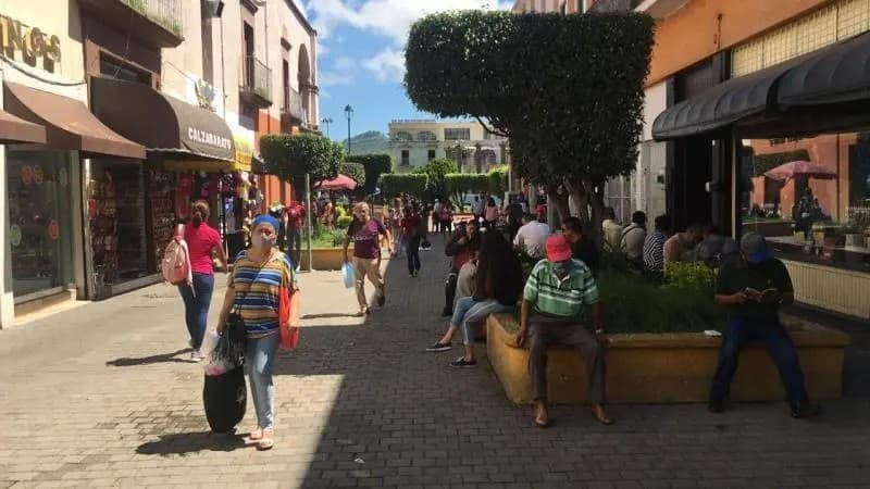 Tepicenses a favor de que se regule la venta de comida chatarra a menores de edad