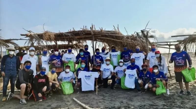 Culiacán. Retiran dos toneladas sobre todo plástico y vidrio en la Playa Ponce