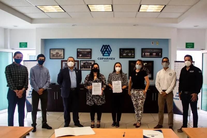 Firman acuerdo UACyA y COPARMEX