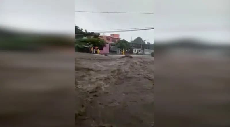 Hernan. Dos lesionados y graves afectaciones deja tormenta en Colima