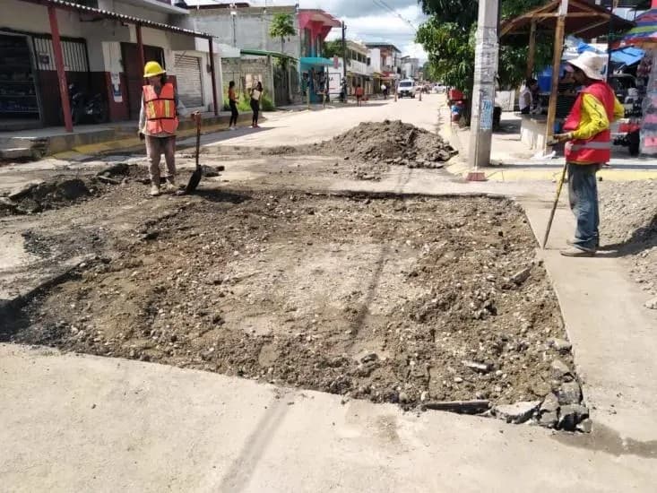 Rehabilitan calle 12 de octubre en San Vicente