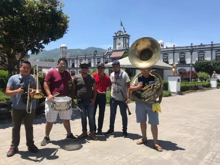 Tepic. Músicos regresan a las calles de la ciudad ante la falta de contrataciones