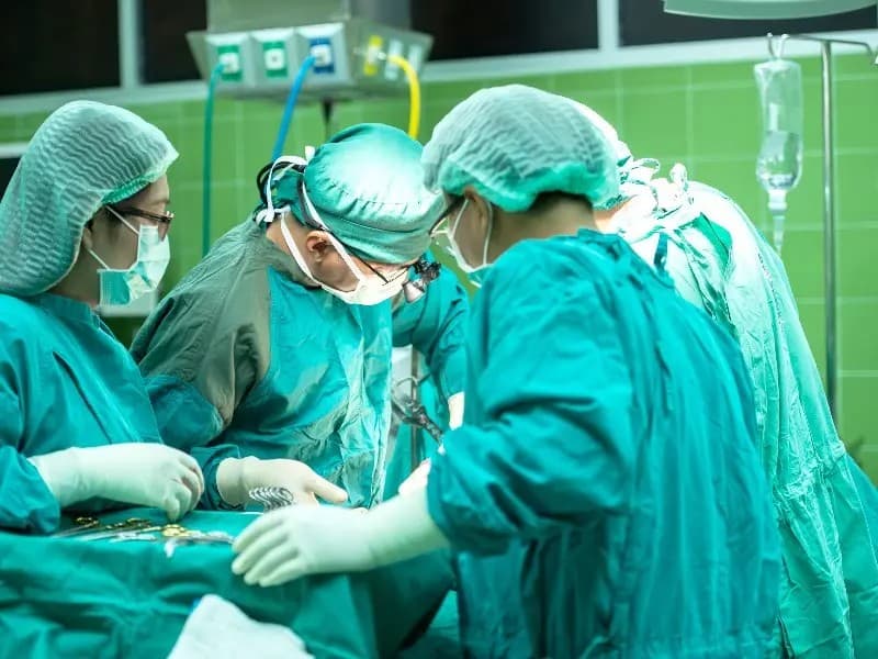 Realizan el primer trasplante doble de pulmón por caso avanzado de Covid-19