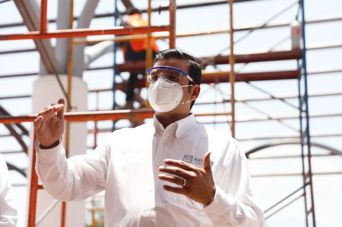 Antonio Echevarría pide al rector de la UAN que regrese \"la lana\" de los camiones