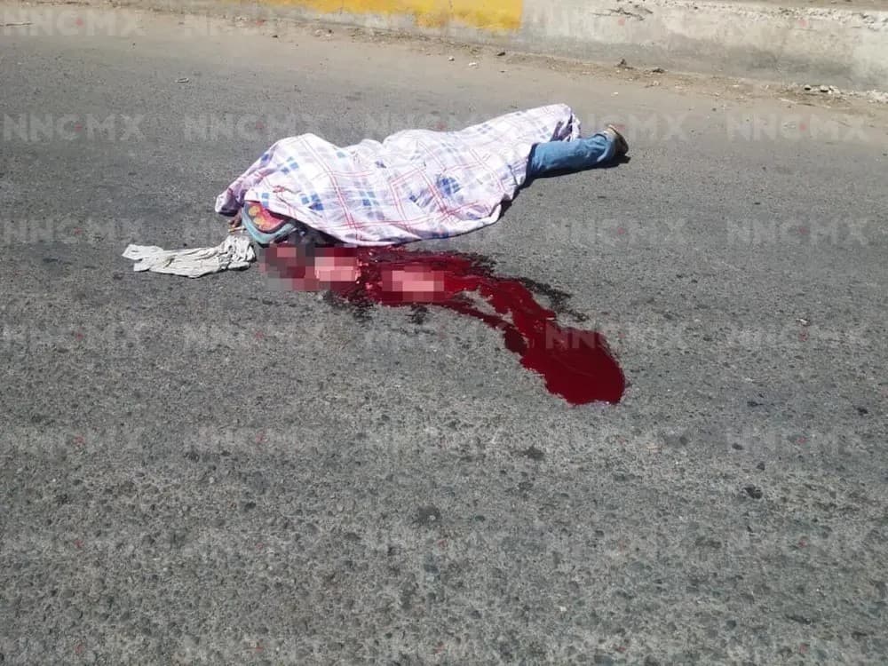 Bahía de Banderas. Camión de volteo aplasta y mata a mujer en Mezcales