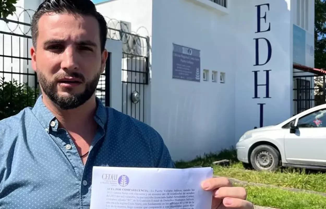 Denuncia Luis Munguía al profe Michel