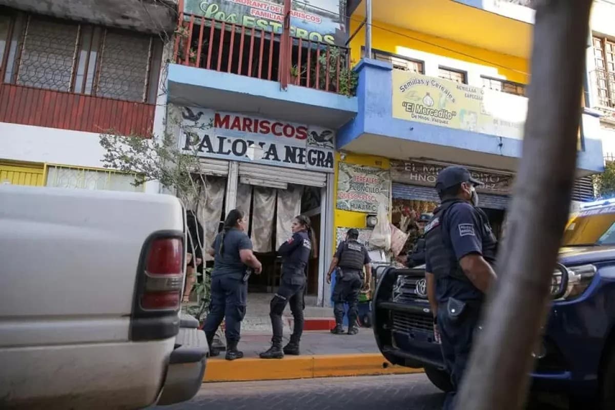 Clausuran 9 cantinas del centro de Tepic