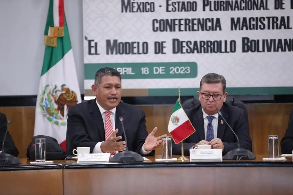 Encabeza Fugio Ortiz conferencia magistral 'El modelo del desarrollo bolivariano y el litio'