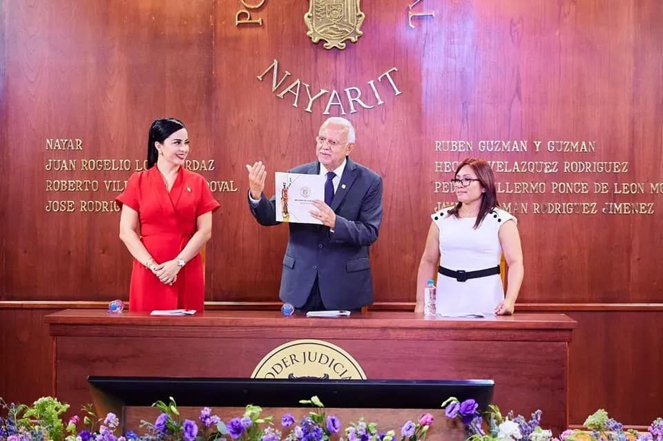 Refrenda Navarro Quintero su compromiso con el poder judicial