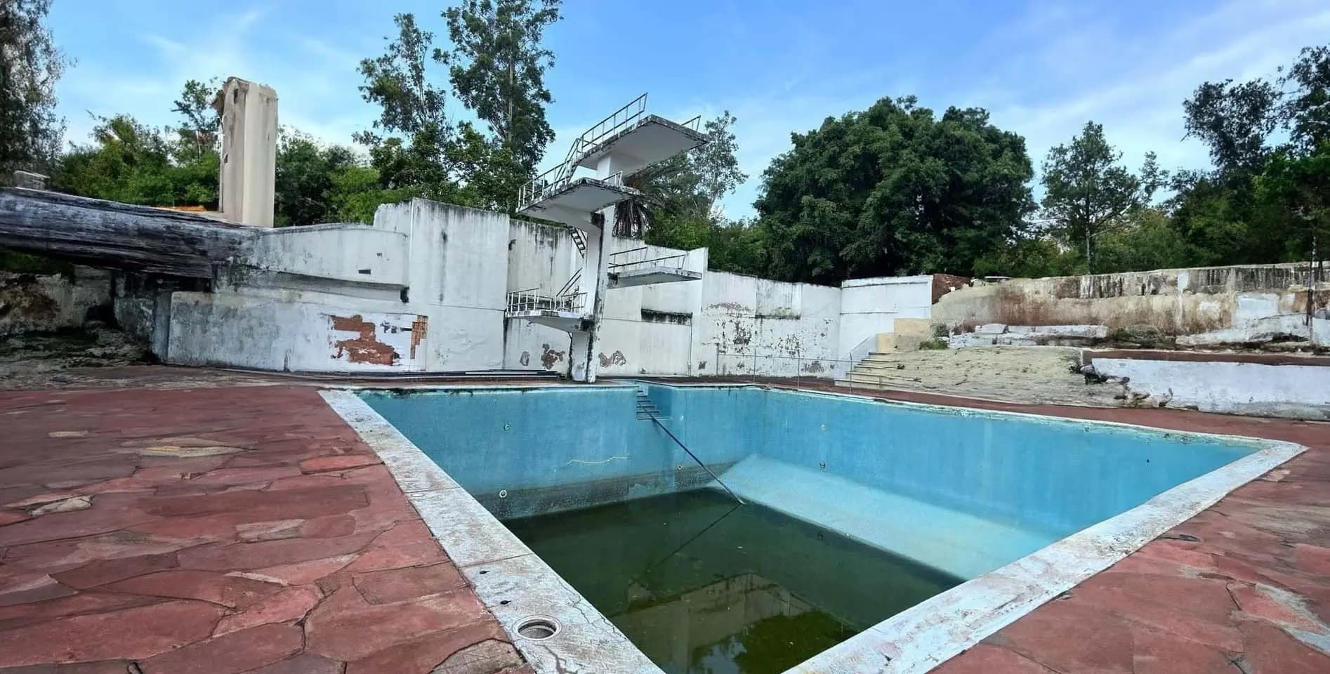 Alberca olímpica de Tepic se encuentra en estado deplorable: Activista insta a la acción