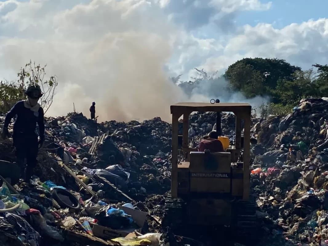 Se incendió basurero de puga