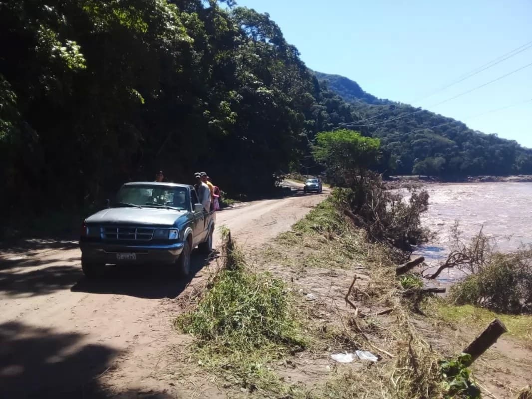 Restablecen acceso en el paso a El Venado en Ruiz