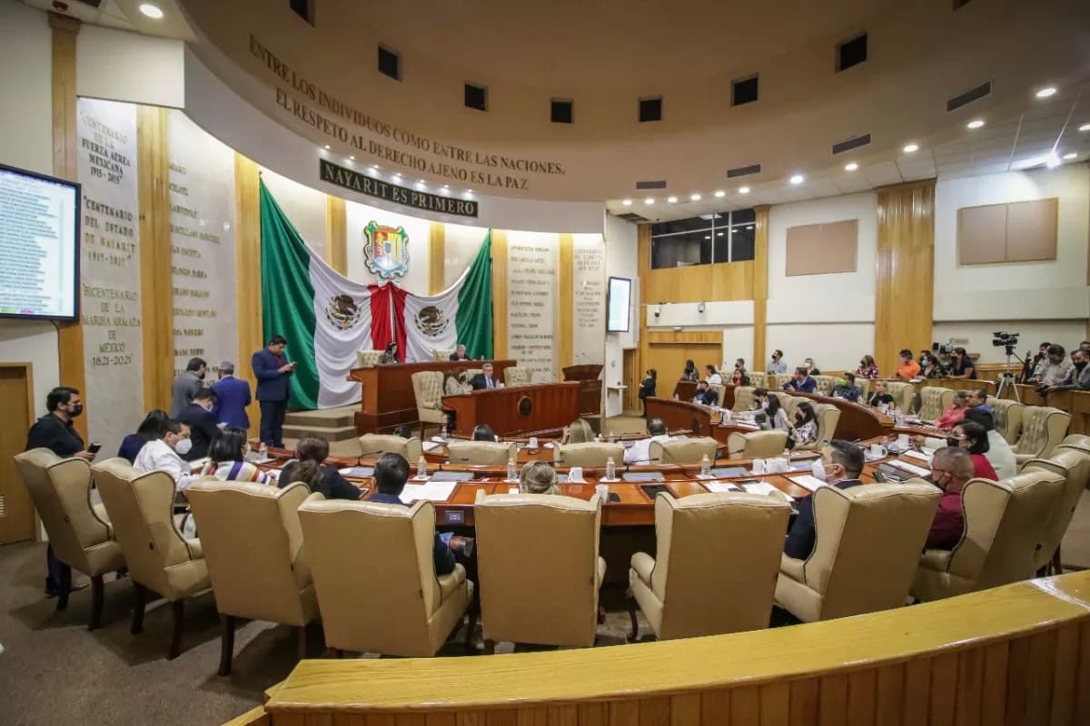 Dominan hombres en Congreso de mujeres