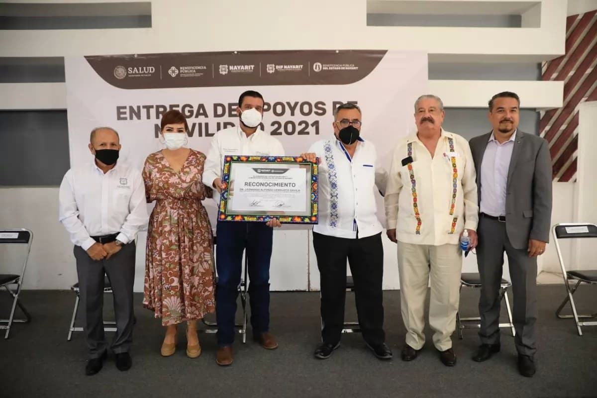 Reconocen a Don Toño Echevarría por su impulso a la Beneficencia Pública