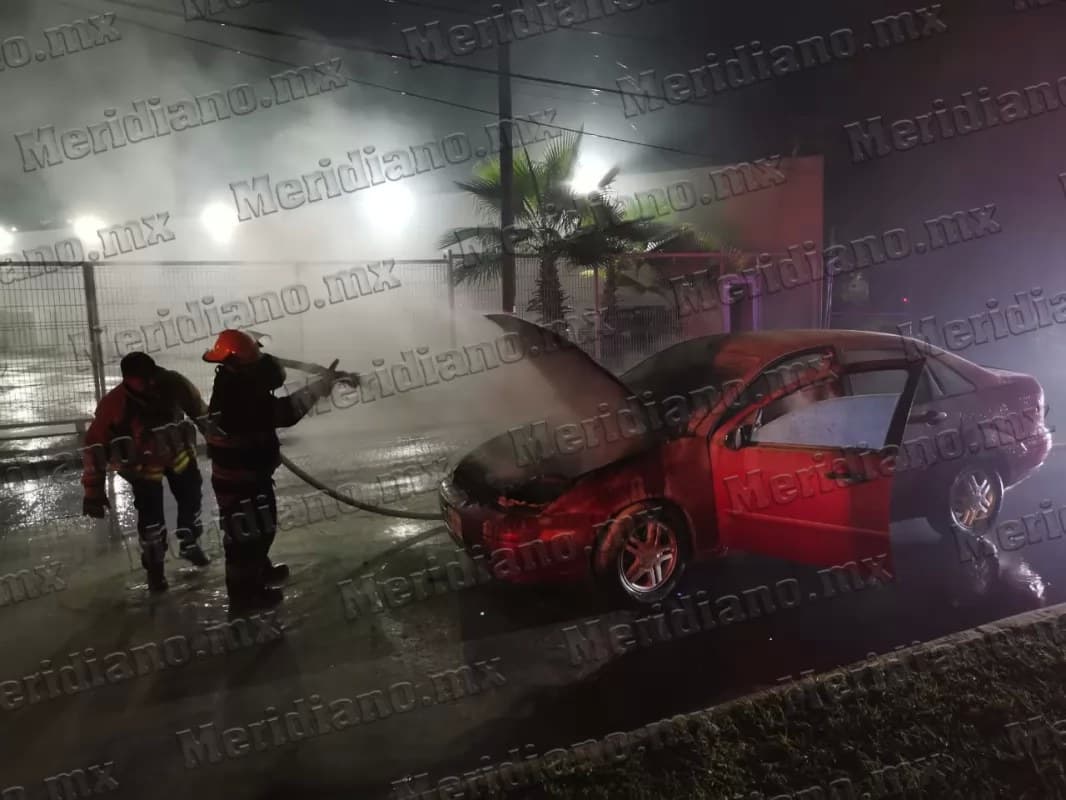Se quemó otro auto en Puerto Vallarta