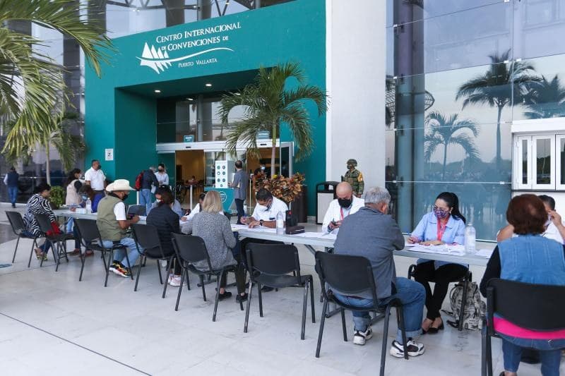 Inició Jornada de Vacunación para adultos mayores en Puerto Vallarta