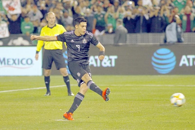 \"Tata\" Martino: “Raúl Jiménez puede encargarse de esta generación”