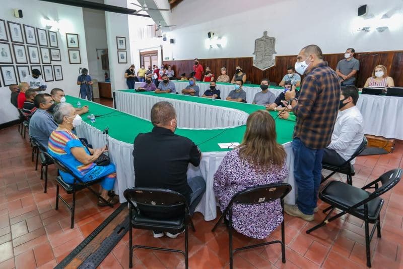 Se Pensionan Servidores Públicos por el IPEJAL