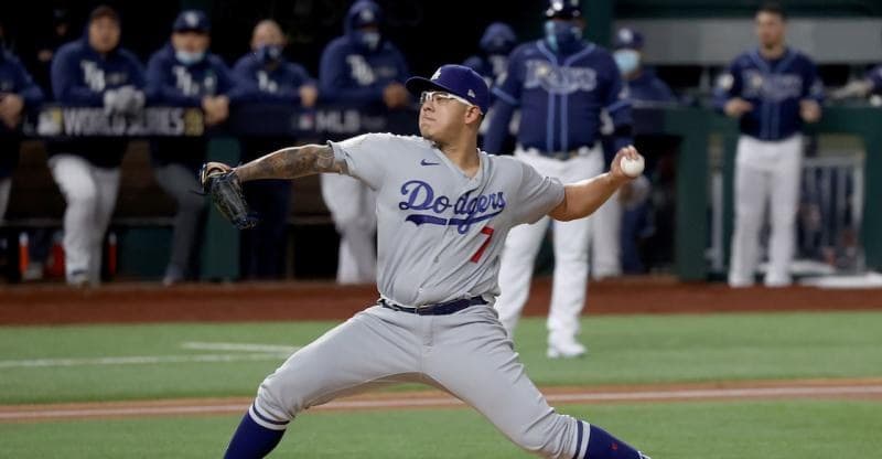 Urías impone nueva marca para un mexicano en Serie Mundial