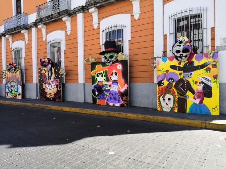 \"Calaveras y Murales\" mantienen viva la tradición del Día de Muertos en Tepic