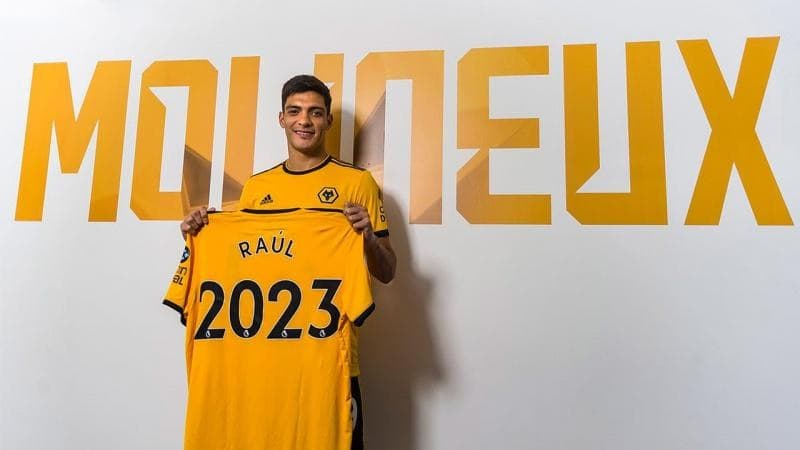 El Wolverhampton resistió la subasta entre Juve y United por Raúl Jiménez