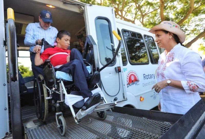 Entrega DIF Bahia miles de apoyos a familias vulnerables