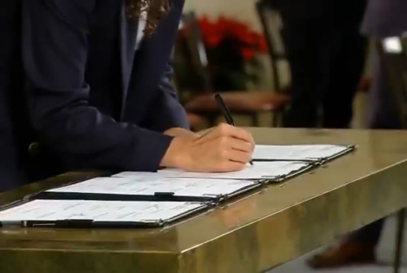 Firman acuerdo para discutir outsourcing y detener malas prácticas