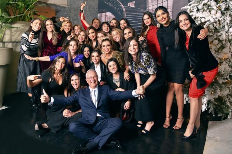 Salinas Pliego presume fiesta de TV Azteca y genera ola de críticas