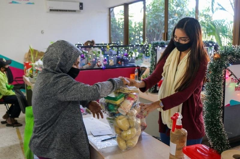 Invita DIF a Solidarizarse y Participar en Redondeo Oxxo