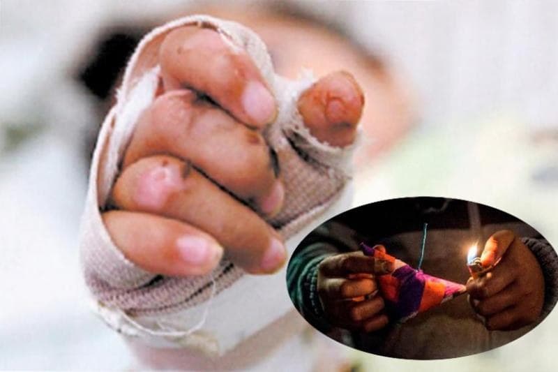 Llama Cruz Roja a padres de familia a evitar que menores jueguen con pirotecnia