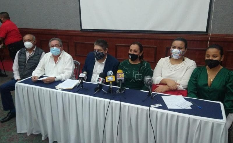 \"Condenan a los municipios a la muerte institucional\": Alcaldes de Nayarit ante recortes