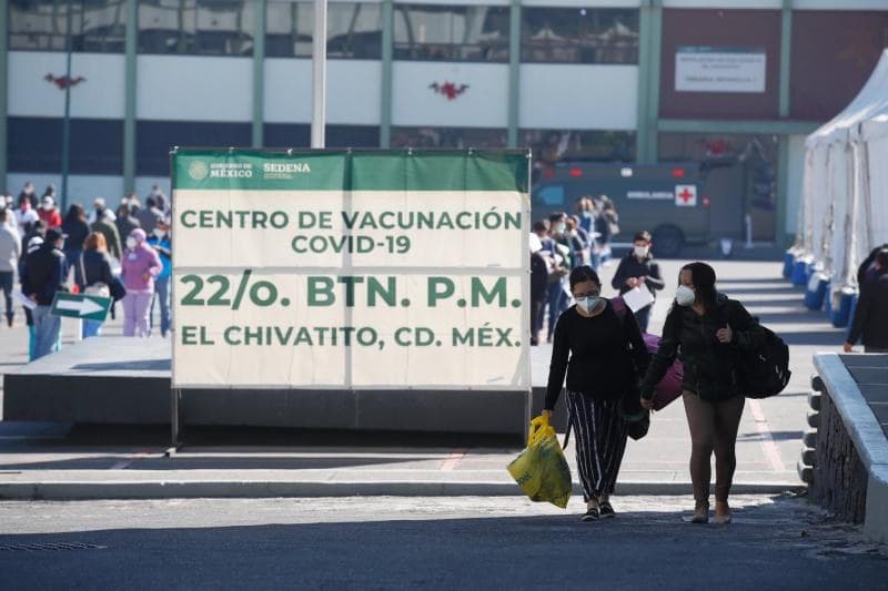 Reanudan vacunación contra Covid-19 en Ciudad de México