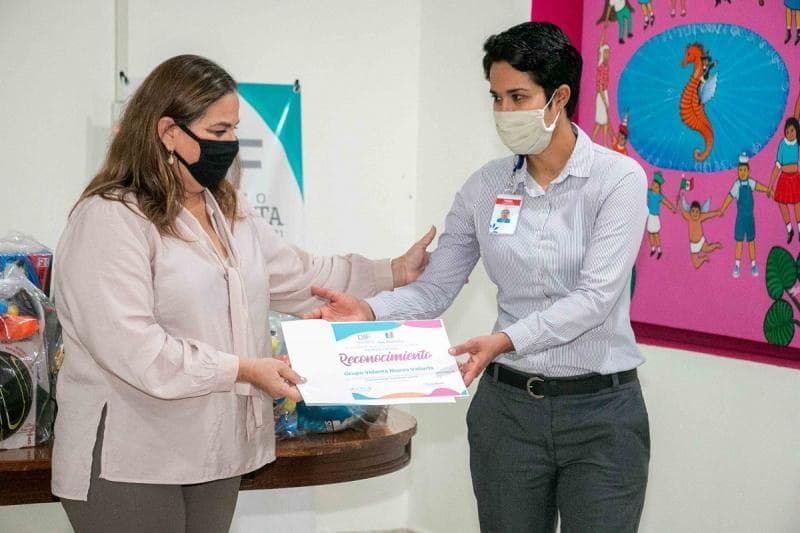 Lleva DIF Regalos y Alegría a Niñas y Niños Indígenas