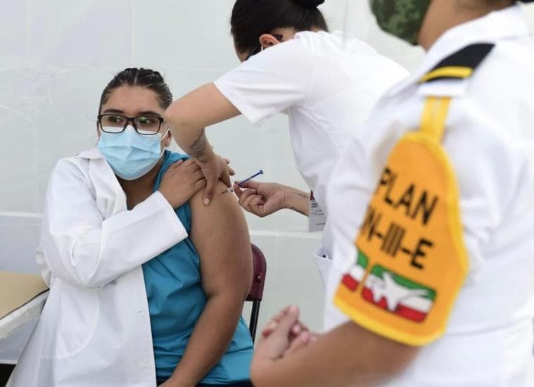 Han aplicado 87 mil 60 vacunas contra la COVID-19 en México; 6 médicos la rechazaron
