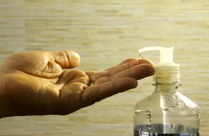 Estados Unidos lanza alerta para todo el gel desinfectante hecho en México
