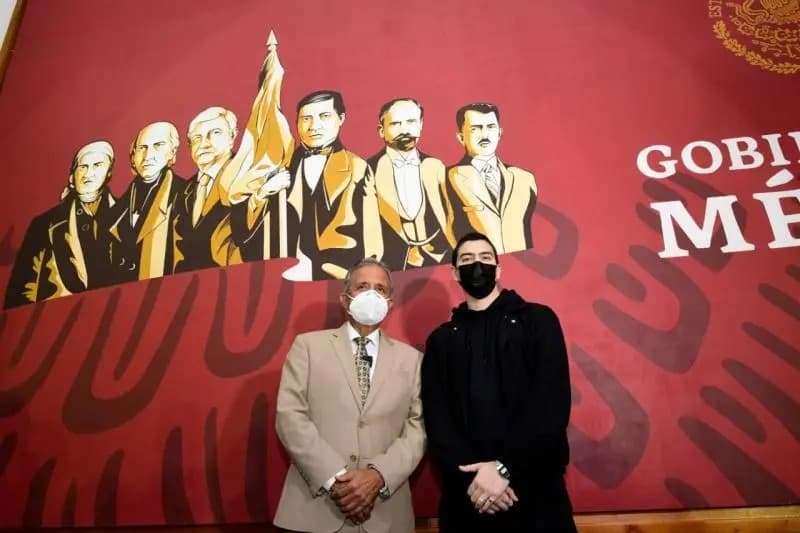 Colocan a AMLO junto a héroes nacionales en mural de Culiacán