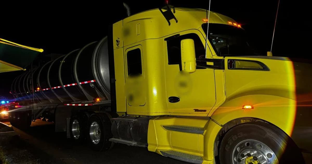 Autoridades aseguran 45 mil litros de combustible ilegal en Colima