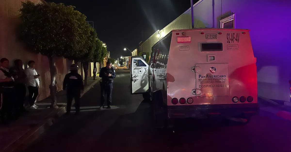 Mujer atropellada por camión de seguridad privada en zona centro de Tepic