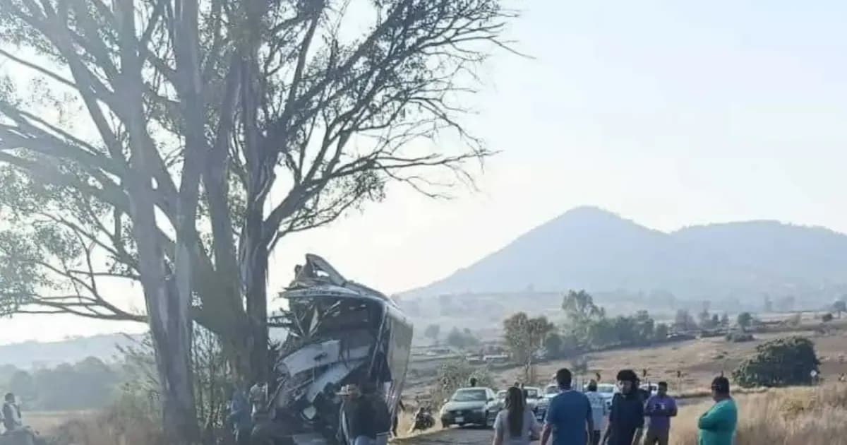 Tragedia en San Juan del Río: 9 muertos y 15 heridos en volcadura de autobús