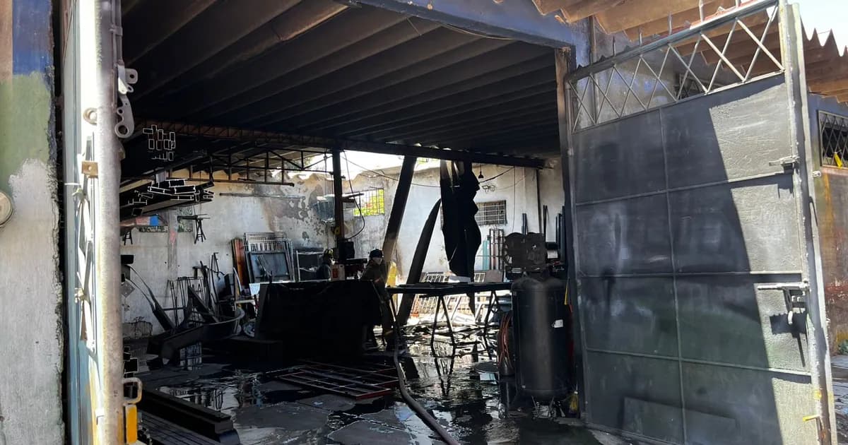 Incendio en taller de herrería de Valle de Matatipac fue controlado por bomberos