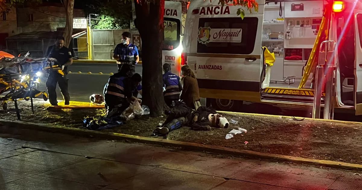 Dos jóvenes resultan heridos en accidente de motocicleta en Av. Insurgentes
