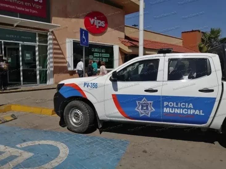 ¡pareja asaltada dentro de vips!