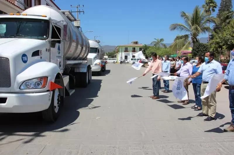 Adquiere OROMAPAS dos nuevas pipas de agua potable