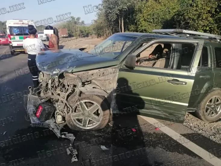 ¡choque aparatoso en el arroyo seco!